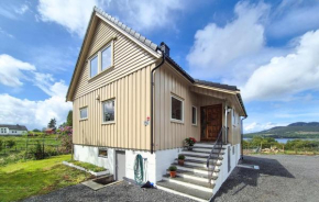 Gorgeous Home In Vikebygd With House Sea View